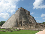 Maya Pyramide in Uxmal - Amazonas Pflanzen Schamane